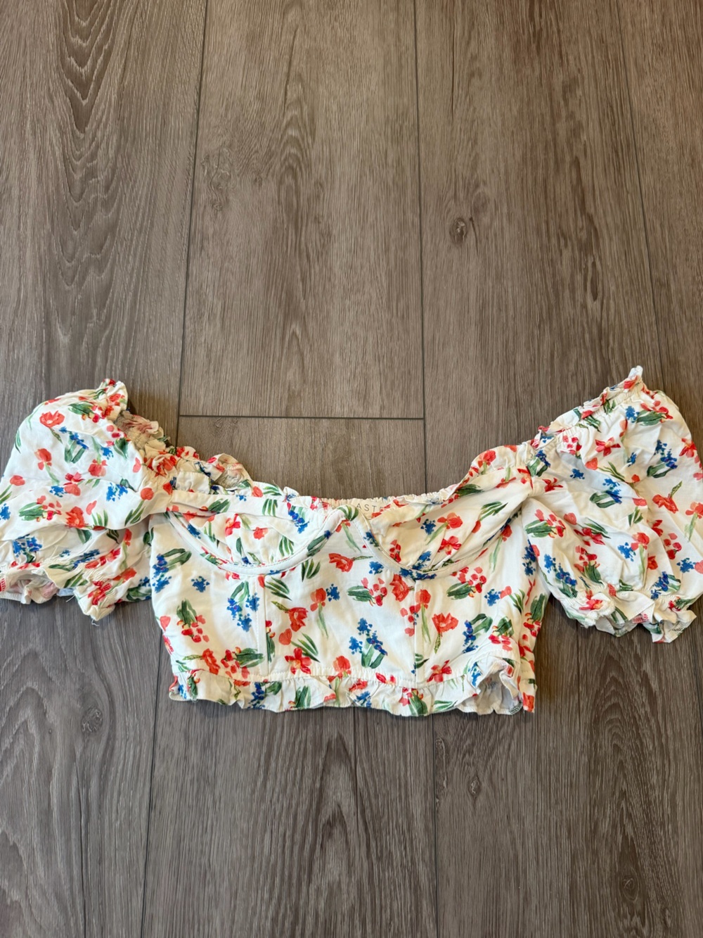 Astr Floral Off-Shoulder Crop Top in White with Red & Blue Flowers